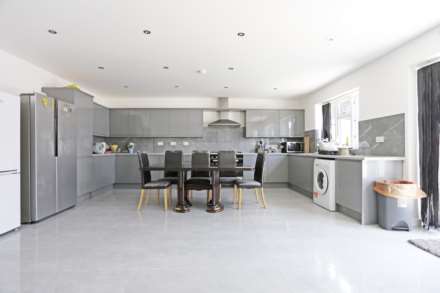 Ainsley Avenue, Romford, RM7, Image 2