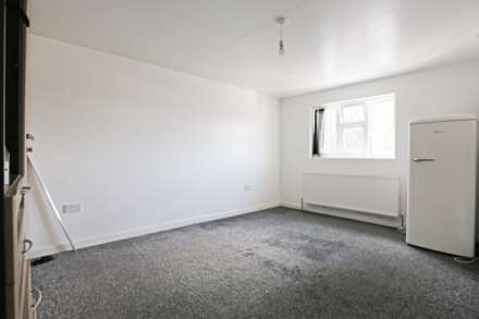 Ainsley Avenue, Romford, RM7, Image 8