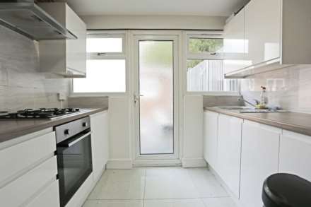 1 Bedroom Maisonette, Jutsums Lane, Romford, RM7