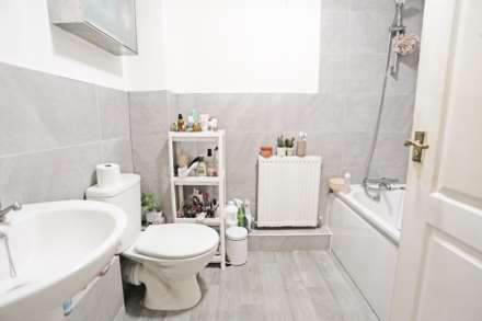 Cranberry Lane, London, E16, Image 7