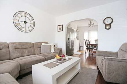 Whalebone Lane South, Dagenham, RM8, Image 2