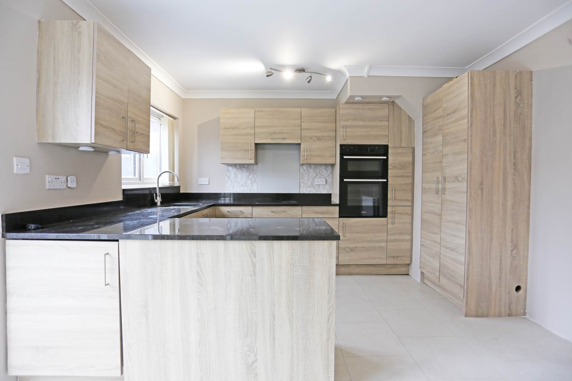 St Giles Close, Dagenham, RM10, Image 4