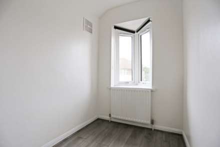 St Giles Close, Dagenham, RM10, Image 10