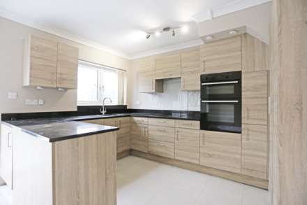 St Giles Close, Dagenham, RM10, Image 2