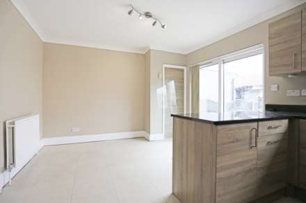 St Giles Close, Dagenham, RM10, Image 5