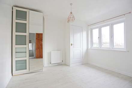 St Giles Close, Dagenham, RM10, Image 9