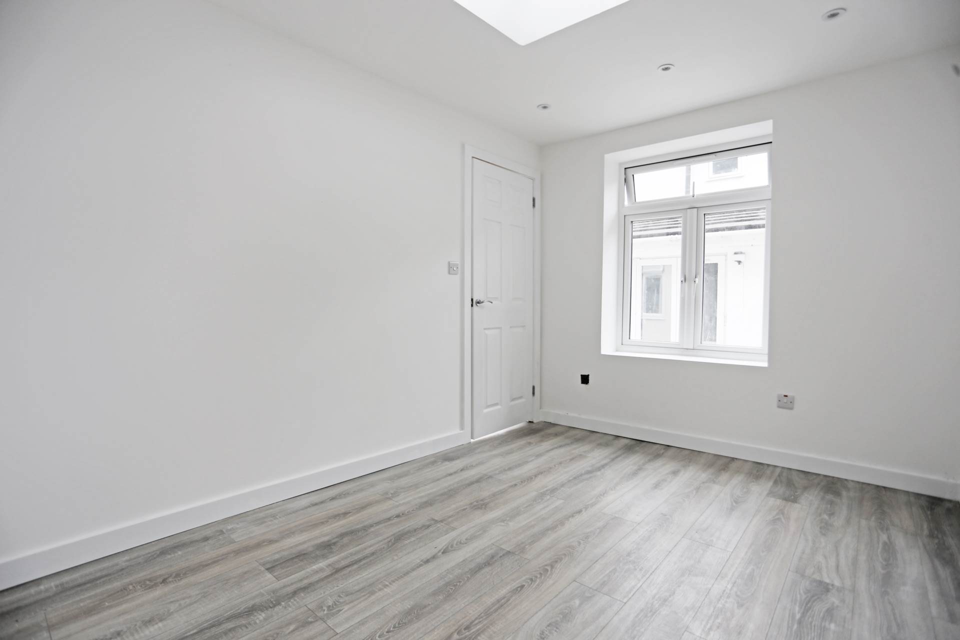 Burnside Road, Dagenham, RM8, Image 3