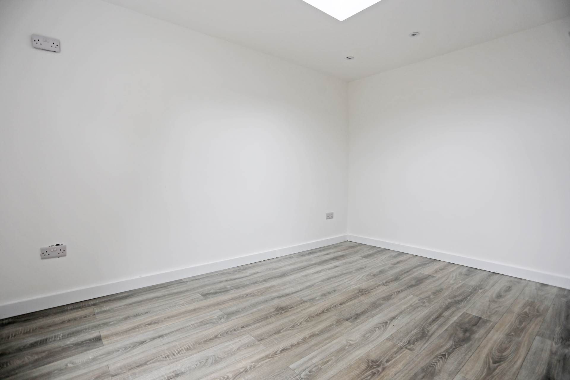 Burnside Road, Dagenham, RM8, Image 4