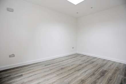 Burnside Road, Dagenham, RM8, Image 4