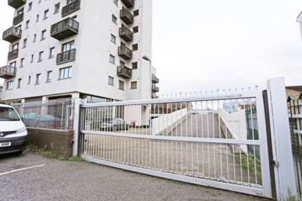 The Pinnacle, High Road, Chadwell Heath, RM6, Image 15