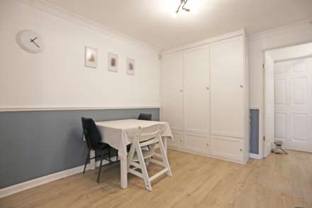 Columbine Way, Romford, Image 5