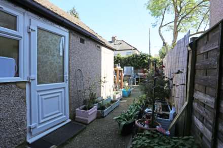Cowper Road, Rainham, RM13, Image 10
