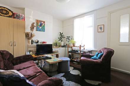 Cowper Road, Rainham, RM13, Image 4