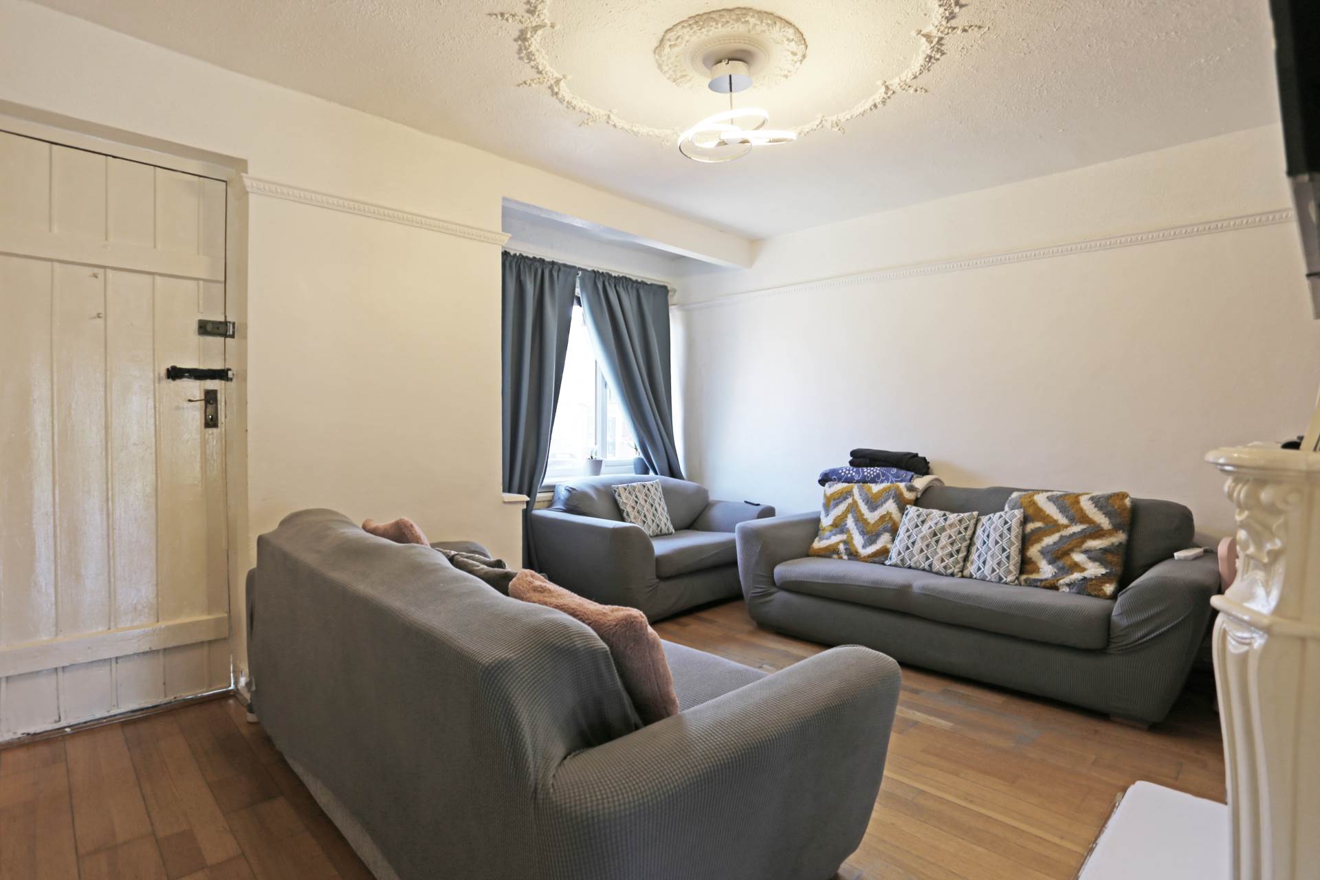 Third Avenue, Dagenham, RM10, Image 4