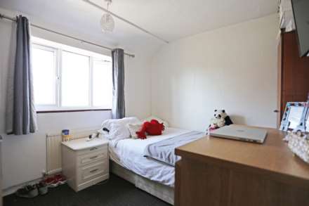 Third Avenue, Dagenham, RM10, Image 7