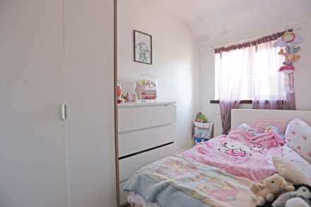 Third Avenue, Dagenham, RM10, Image 9