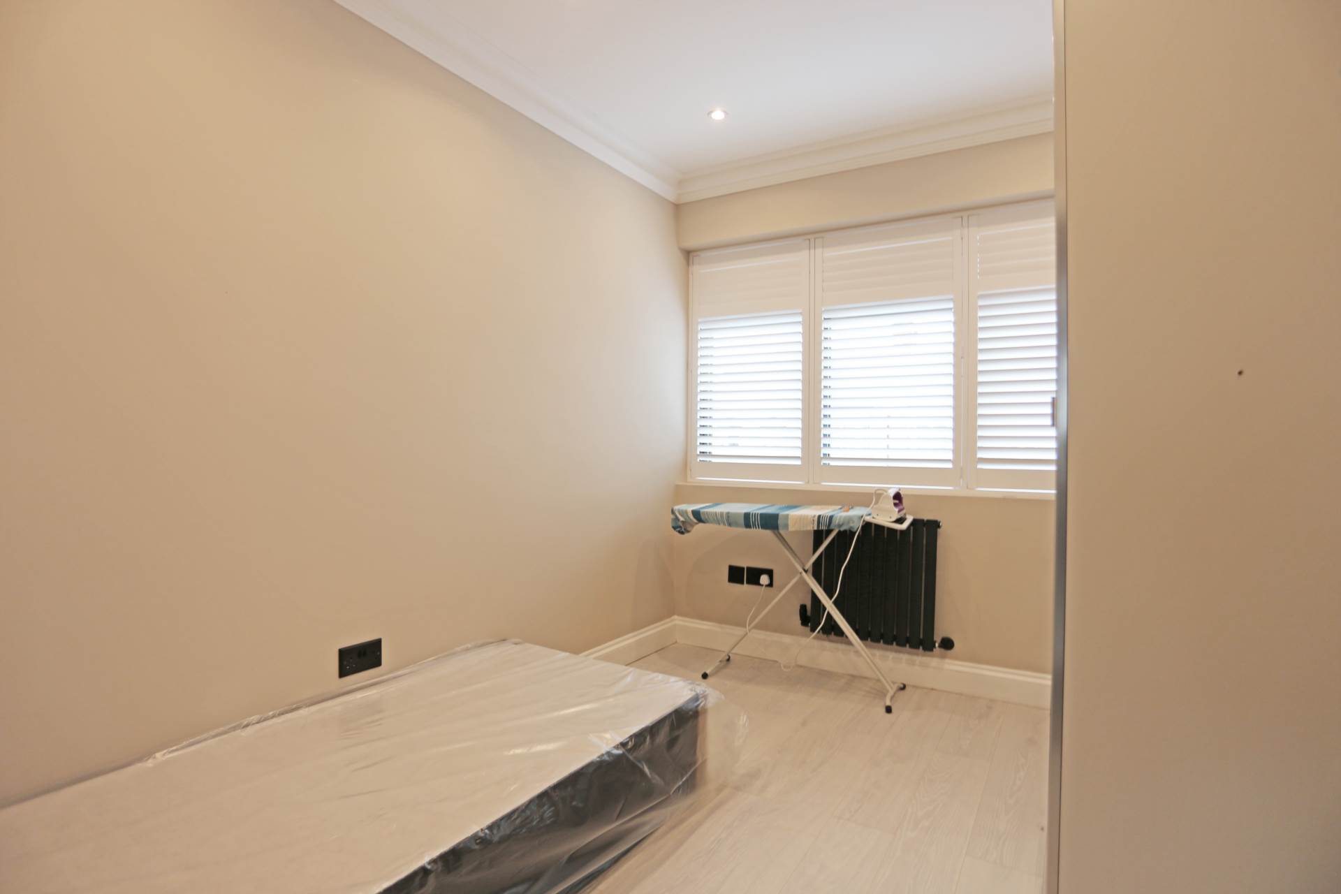Brook Crescent, Chingford, London, E4, Image 15
