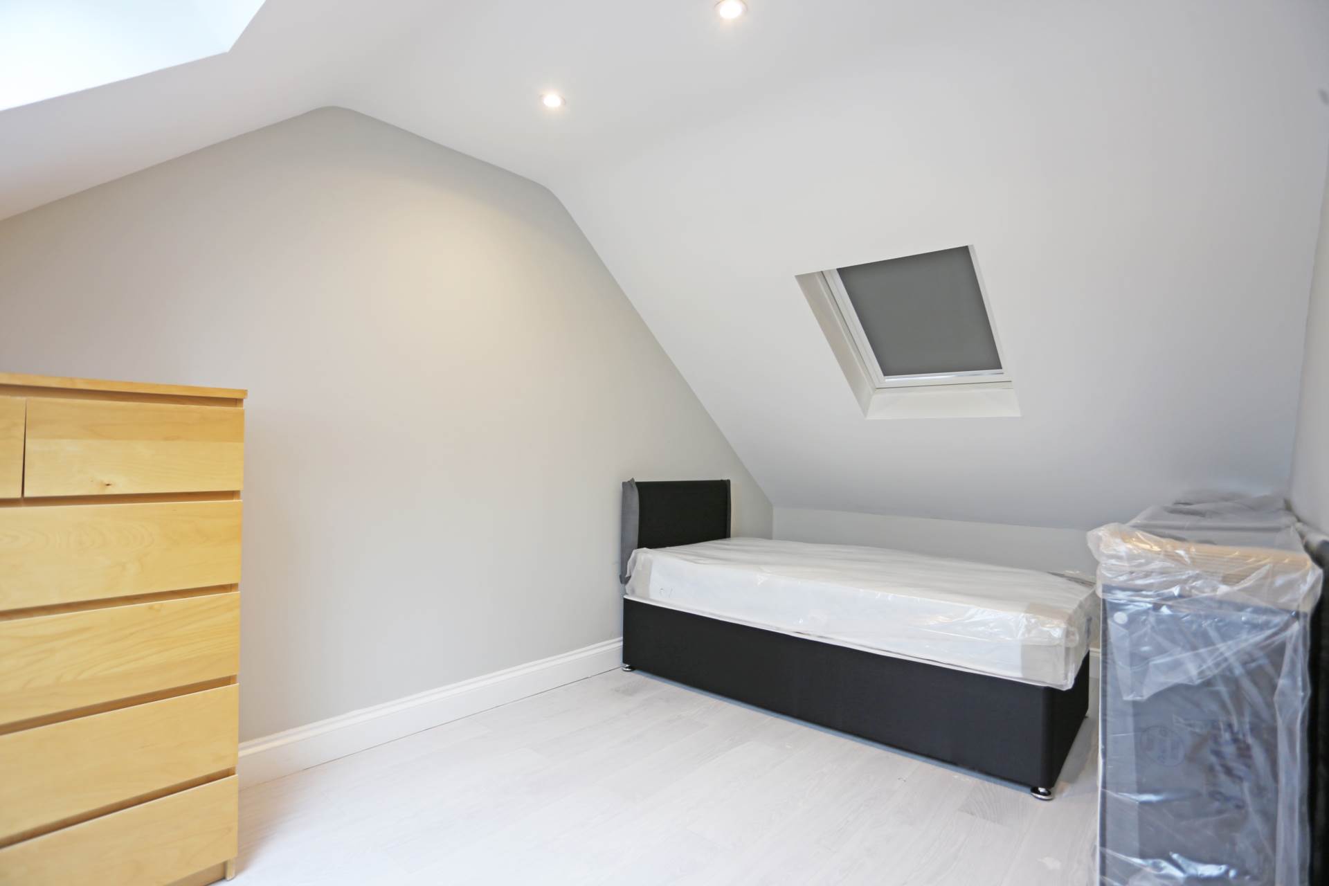 Brook Crescent, Chingford, London, E4, Image 21