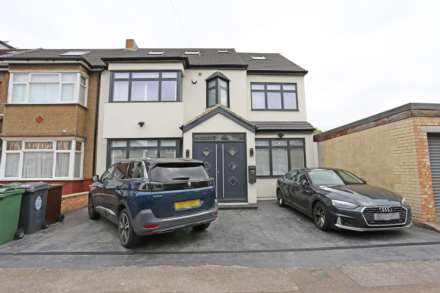 Property For Rent Brook Crescent, Chingford, London