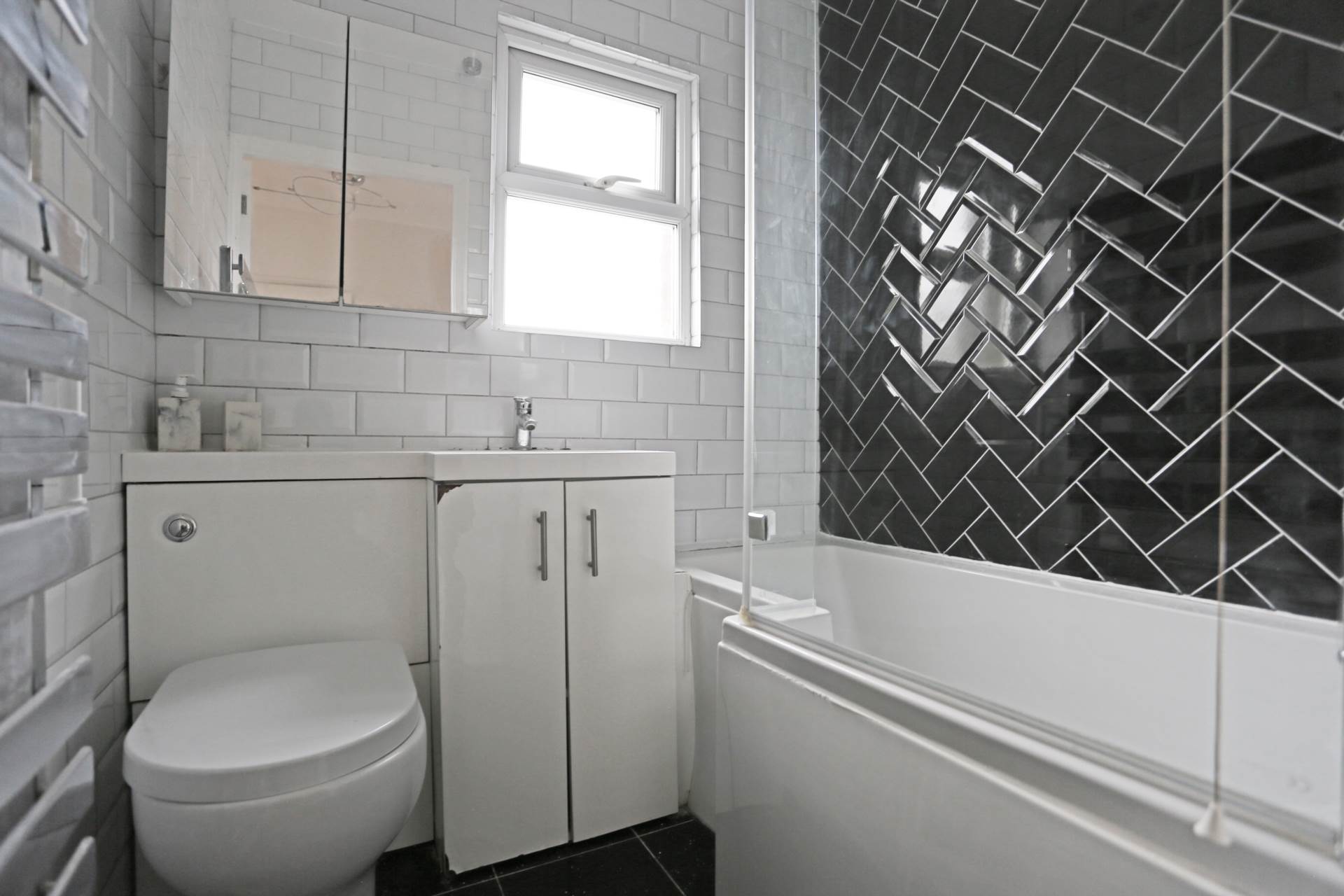 Cottesmore Avenue, Clayhall, Ilford, IG5, Image 11