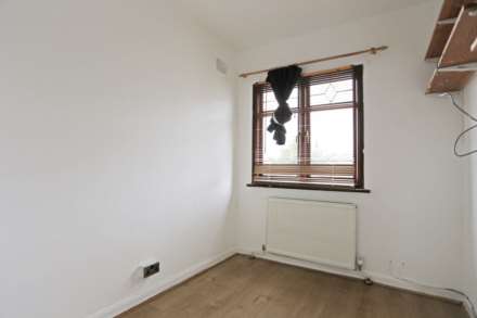 Cottesmore Avenue, Clayhall, Ilford, IG5, Image 10