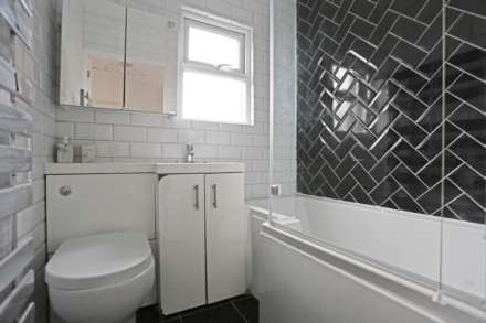 Cottesmore Avenue, Clayhall, Ilford, IG5, Image 11