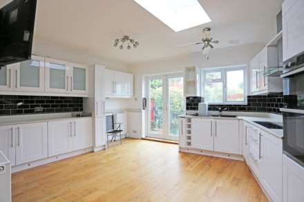 Cottesmore Avenue, Clayhall, Ilford, IG5, Image 3