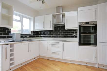 Cottesmore Avenue, Clayhall, Ilford, IG5, Image 4