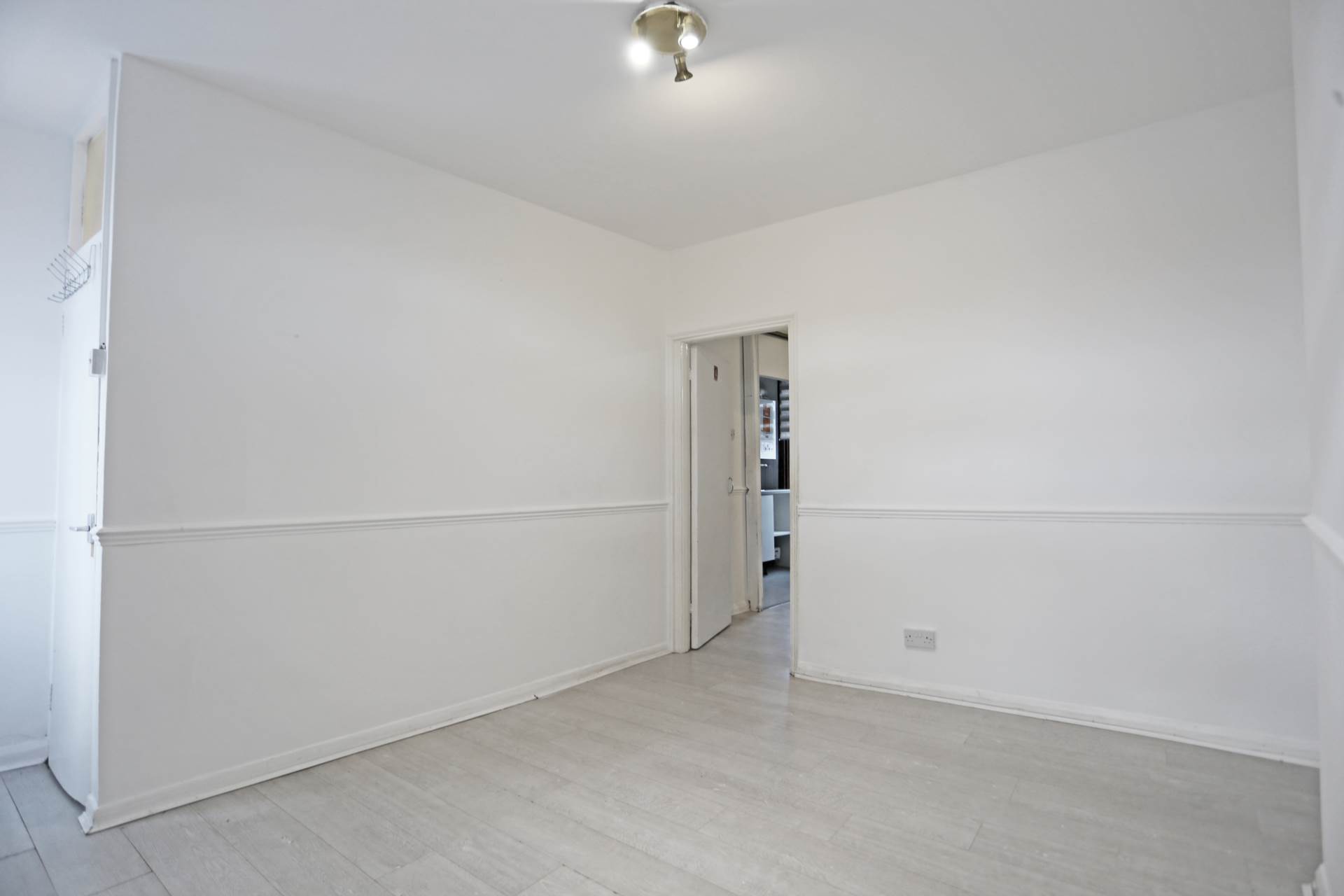 Meads Lane, Ilford, Seven Kings, IG3, Image 5