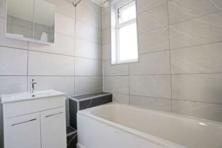 Roebourne Way, London, Newham, E16, Image 9