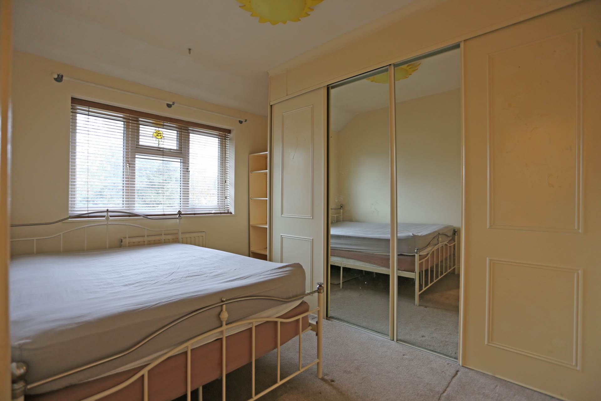 Rowdowns Road, Dagenham, RM9, Image 6