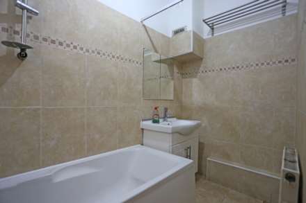 Rowdowns Road, Dagenham, RM9, Image 10