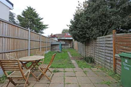 Rowdowns Road, Dagenham, RM9, Image 12