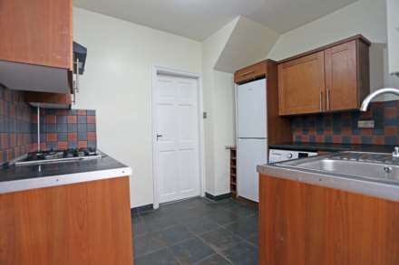 Rowdowns Road, Dagenham, RM9, Image 3