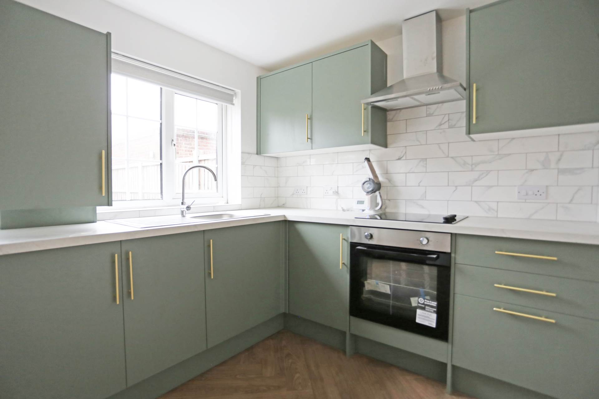 Lansbury Avenue, Chadwell Heath, Romford, RM6, Image 2