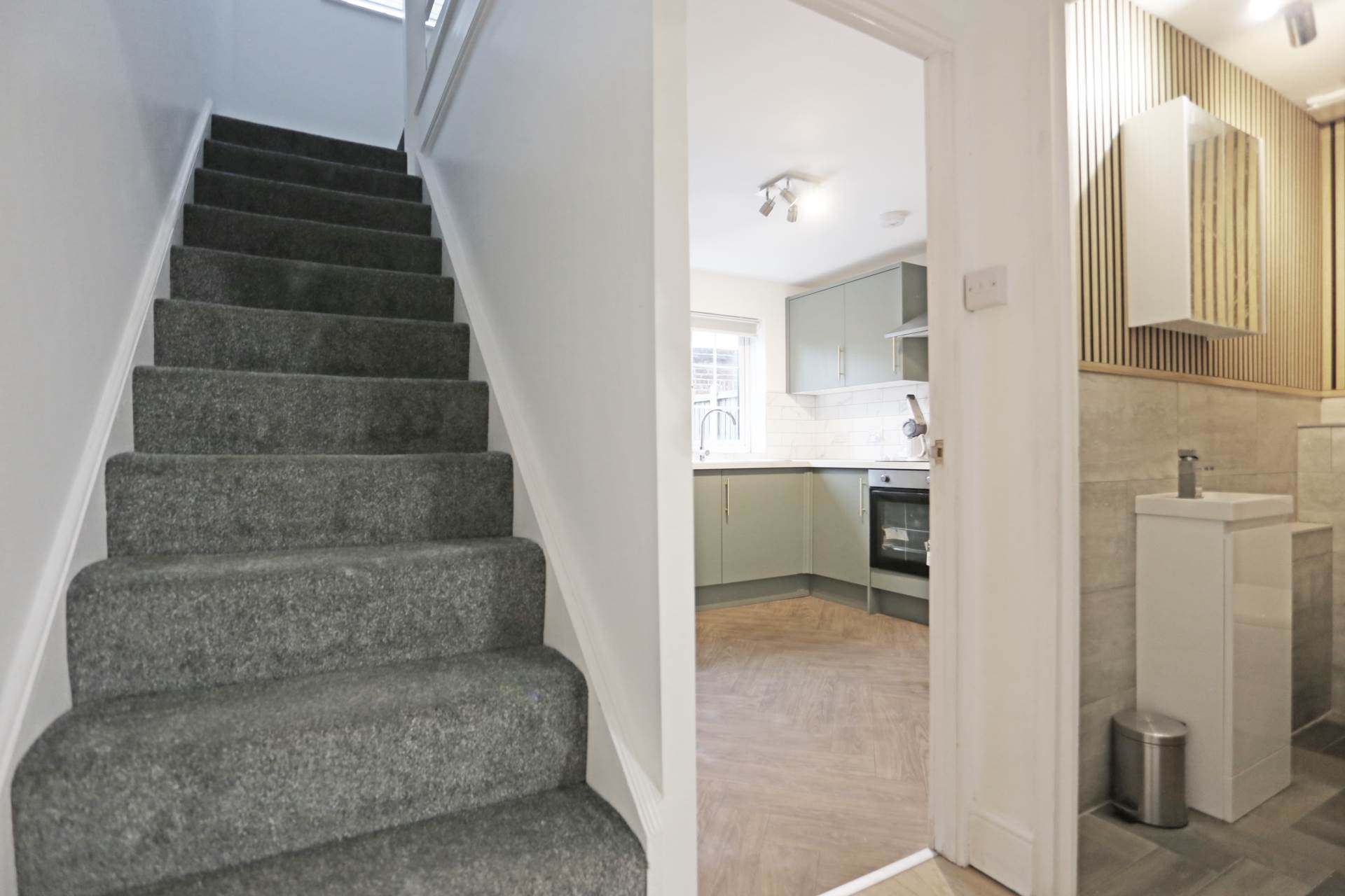 Lansbury Avenue, Chadwell Heath, Romford, RM6, Image 7