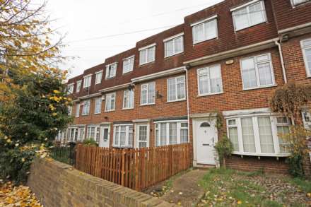 4 Bedroom Terrace, Lansbury Avenue, Chadwell Heath, Romford, RM6