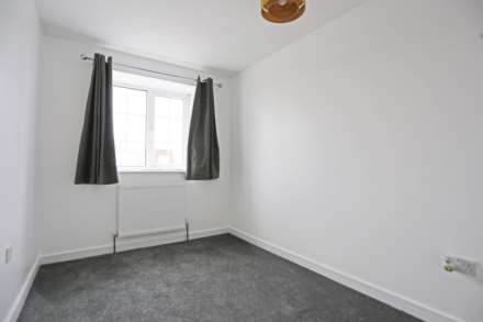 Lansbury Avenue, Chadwell Heath, Romford, RM6, Image 12