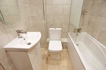 Lansbury Avenue, Chadwell Heath, Romford, RM6, Image 13