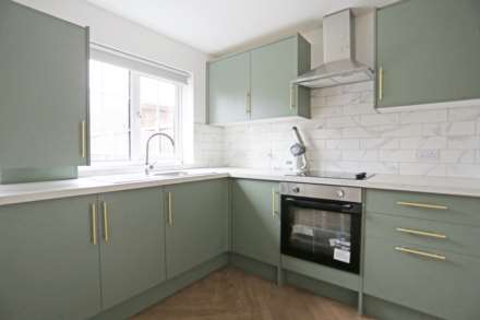 Lansbury Avenue, Chadwell Heath, Romford, RM6, Image 2