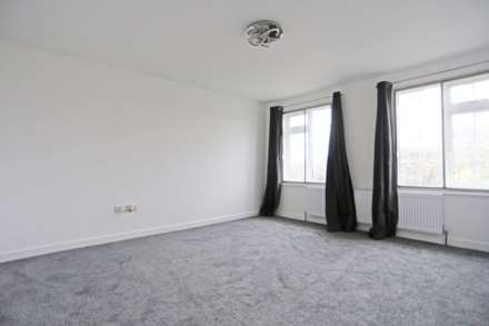 Lansbury Avenue, Chadwell Heath, Romford, RM6, Image 9