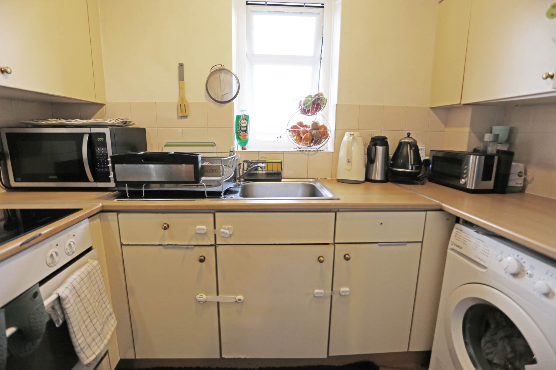 Catherine Court, Ilford, Newbury Park, IG2, Image 4