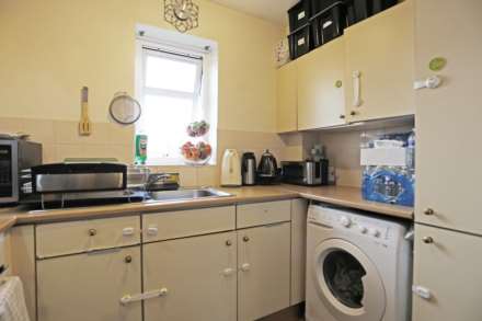 Catherine Court, Ilford, Newbury Park, IG2, Image 3