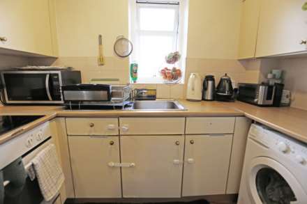 Catherine Court, Ilford, Newbury Park, IG2, Image 4