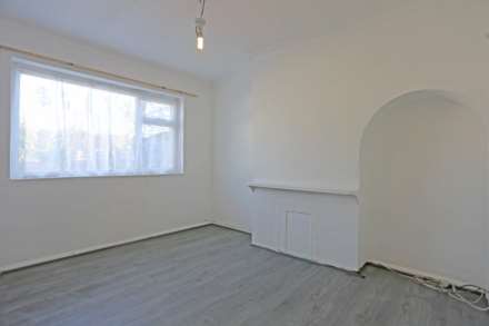 Dagenham Road, Romford, Image 5