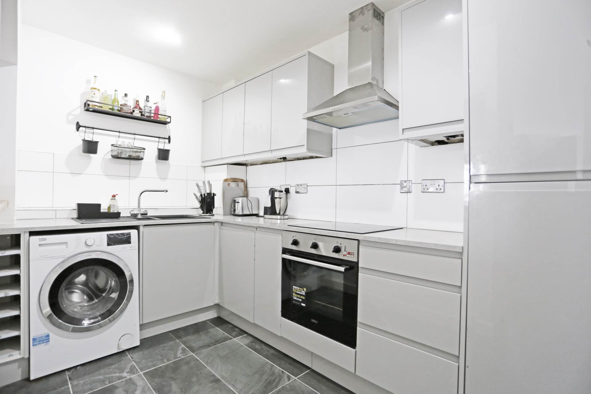 High Road, Chadwell Heath, Romford, RM6, Image 2