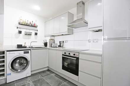 High Road, Chadwell Heath, Romford, RM6, Image 2