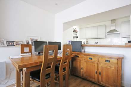 High Road, Chadwell Heath, Romford, RM6, Image 4