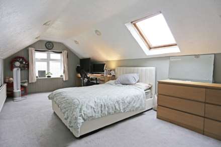 Hamlet Road, Collier Row, RM5, Image 16