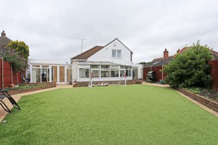 Hamlet Road, Collier Row, RM5, Image 25